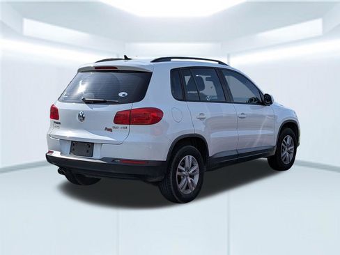 Used 2015 Volkswagen Tiguan S FWD image 4