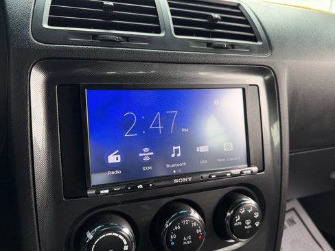 Used 2011 Dodge Challenger image 40