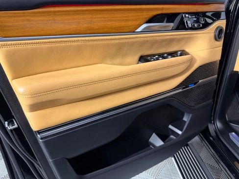Certified 2024 Jeep Grand Wagoneer Series III w/ Rear Seat Video Group 1 AWD/4WD image 27