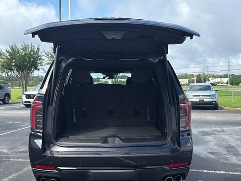 Used 2025 Chevrolet Tahoe Z71 AWD/4WD image 10