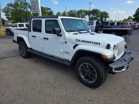 Used 2020 Jeep Gladiator Overland AWD/4WD image 1