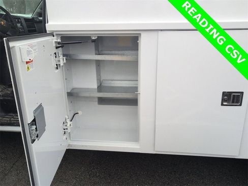 New 2025 Chevrolet Express 3500 image 17