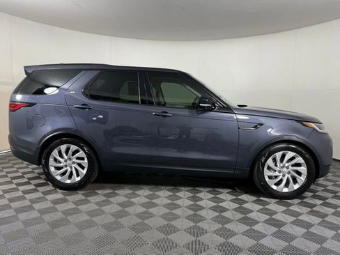 Certified 2025 Land Rover Discovery S image 9