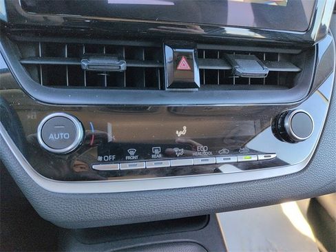 Certified 2025 Toyota Corolla LE image 22