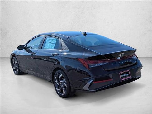 New 2026 Hyundai Elantra Limited FWD image 7