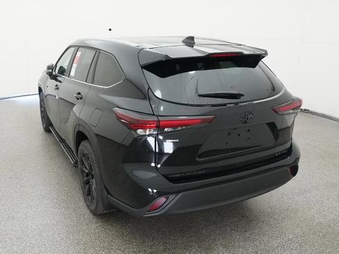 New 2026 Toyota Highlander XLE image 6