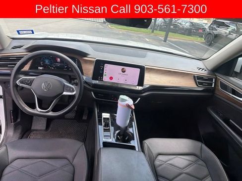 Used 2024 Volkswagen Atlas SE w/ Panoramic Sunroof Package FWD image 22