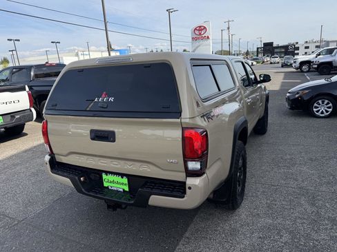 Used 2019 Toyota Tacoma TRD Off-Road w/ Technology Package AWD/4WD image 6