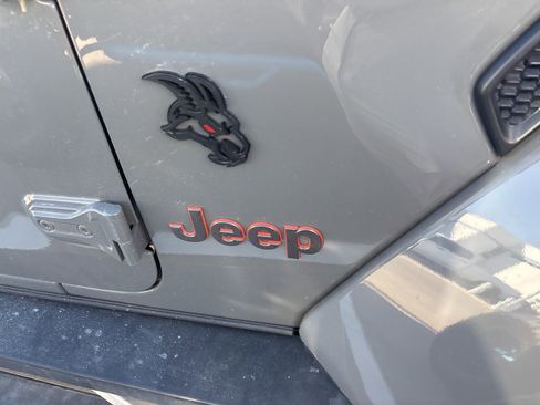 Used 2021 Jeep Gladiator Mojave image 4