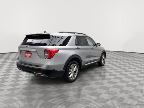 Used 2023 Ford Explorer XLT w/ Equipment Group 202A image 43
