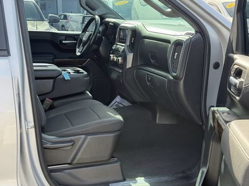 Used 2022 GMC Sierra 1500 Elevation w/ X31 Off-Road Package AWD/4WD image 15