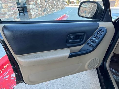 Used 2000 Jeep Cherokee Sport image 10