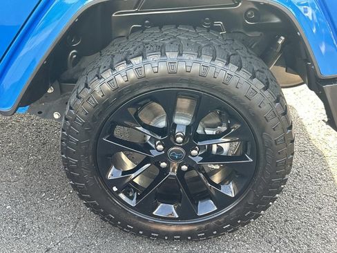 Used 2024 Jeep Wrangler Unlimited Sahara AWD/4WD image 16