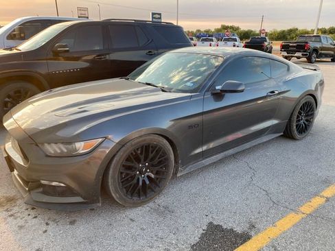 Used 2017 Ford Mustang GT Premium w/ GT Performance Package RWD image 2