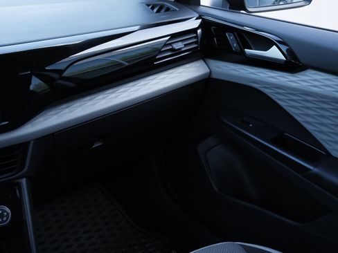 Certified 2023 Volkswagen Taos S FWD image 25