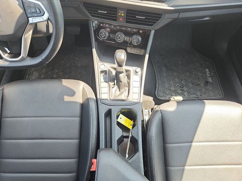 Used 2023 Volkswagen Jetta SE FWD image 19