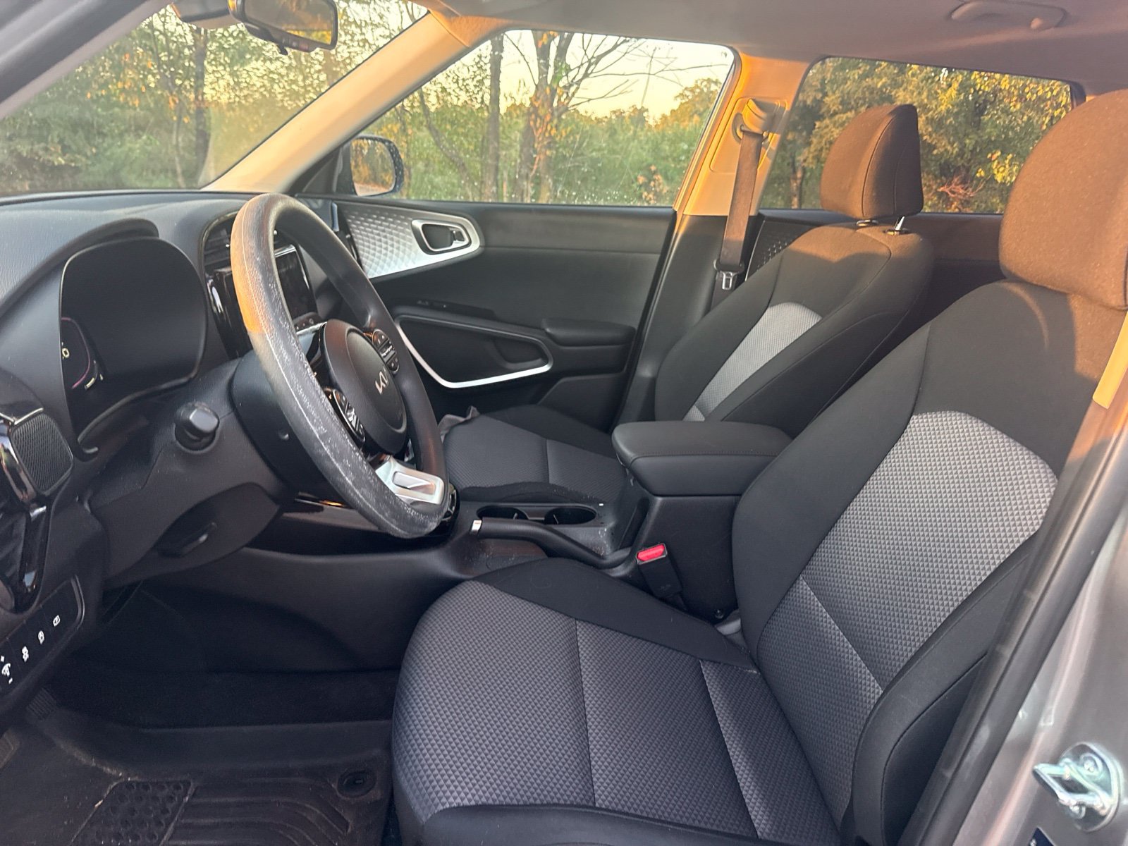 Used 2025 Kia Soul S FWD image 3