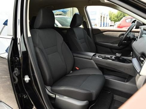 Used 2023 Nissan Rogue S AWD/4WD image 19