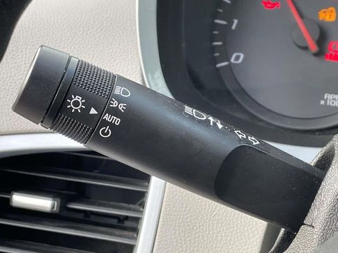 Used 2015 Chevrolet Equinox LS image 19