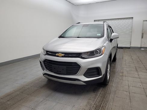 Used 2022 Chevrolet Trax LT w/ LT Convenience Package image 15