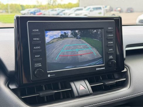 Used 2022 Toyota RAV4 XLE FWD image 33