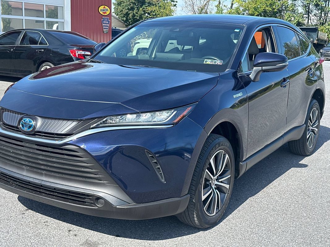 Used 2021 Toyota Venza LE AWD/4WD image 5