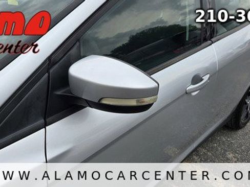 Used 2018 Ford Focus SEL image 9