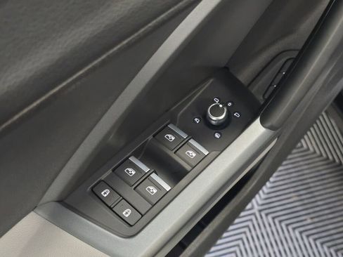 Used 2025 Audi Q3 2.0T Premium w/ Convenience Package image 36