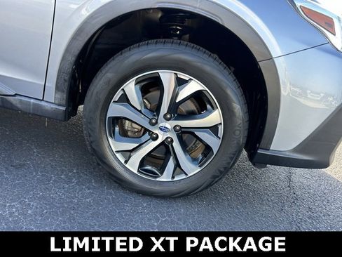 Used 2022 Subaru Outback Limited XT image 8
