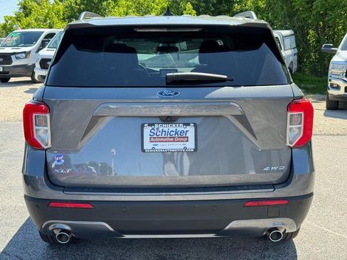 Used 2023 Ford Explorer XLT w/ Equipment Group 202A AWD/4WD image 4
