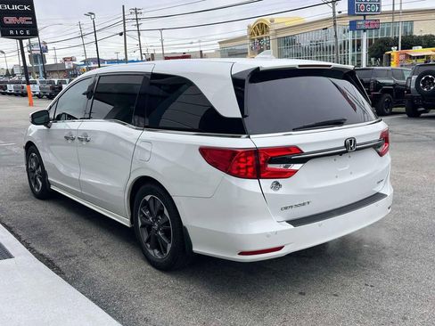 Used 2023 Honda Odyssey Elite image 5