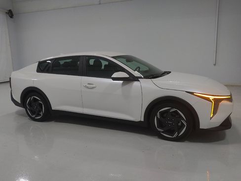 Used 2025 Kia K4 EX FWD image 11