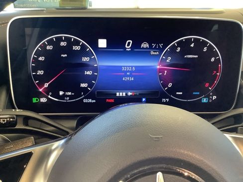 Used 2023 Mercedes-Benz GLC 300 4MATIC image 13