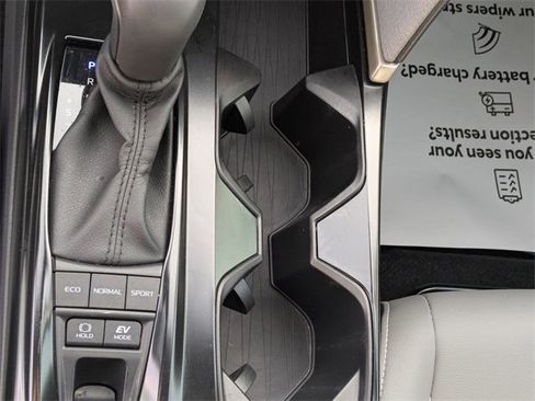 Certified 2025 Toyota Camry SE image 20