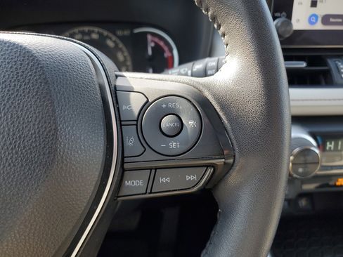 Used 2023 Toyota RAV4 XLE Premium image 23