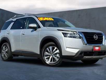 Used 2023 Nissan Pathfinder SL