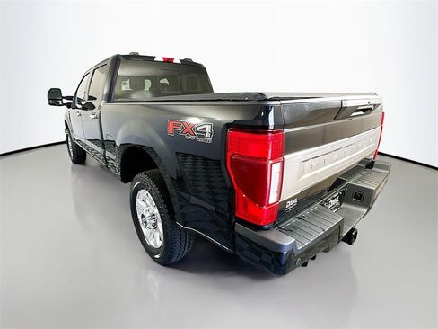 Used 2021 Ford F350 Platinum image 5