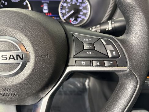 Used 2023 Nissan Sentra SV FWD image 13