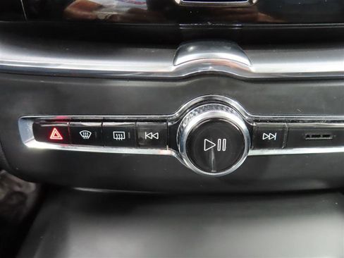 Used 2020 Volvo XC60 T6 Momentum w/ Protection Package Premier AWD/4WD image 29