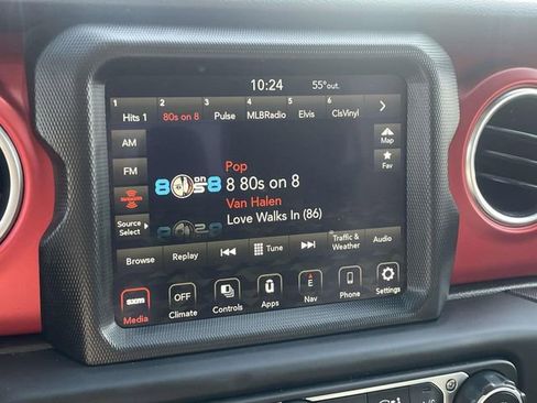 Used 2023 Jeep Gladiator Rubicon AWD/4WD image 16