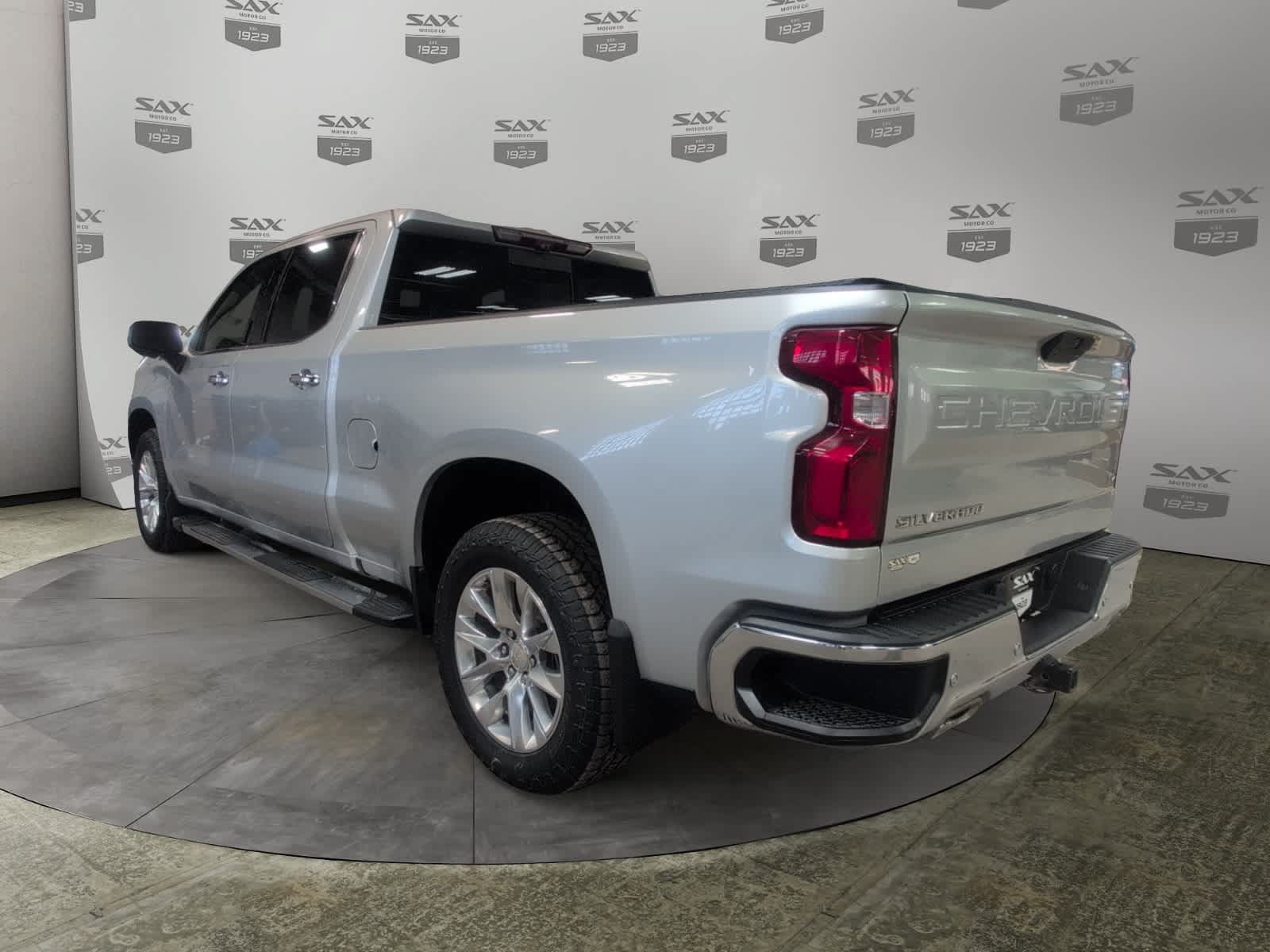 Used 2021 Chevrolet Silverado 1500 LTZ w/ LTZ Premium Package AWD/4WD image 3