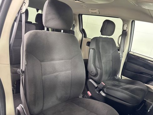 Used 2017 Dodge Grand Caravan SE w/ Power Window Group image 25