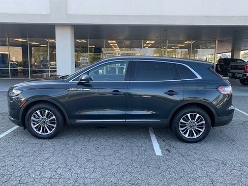 Used 2023 Lincoln Nautilus AWD w/ Premium Package image 8