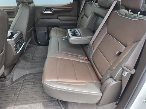 Used 2024 GMC Sierra 1500 Denali AWD/4WD image 18