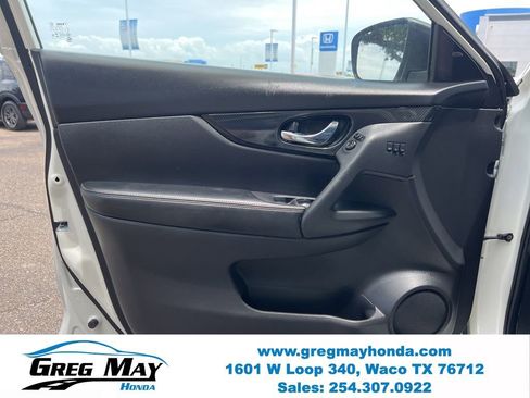 Used 2018 Nissan Rogue SL w/ Premium Package FWD image 21