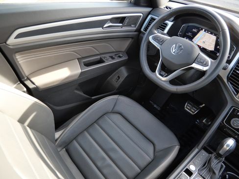 Certified 2023 Volkswagen Atlas Cross Sport SEL Premium R-Line image 9