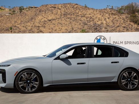 Certified 2025 BMW 760i xDrive w/ Executive Package image 3