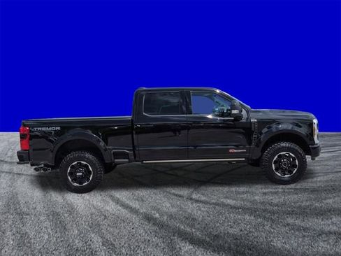 Certified 2025 Ford F250 Platinum w/ Tremor Off-Road Package AWD/4WD image 3