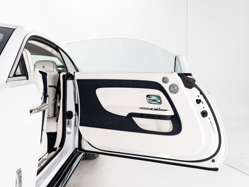 Used 2025 Rolls-Royce Spectre w/ Spectre Launch Package image 10