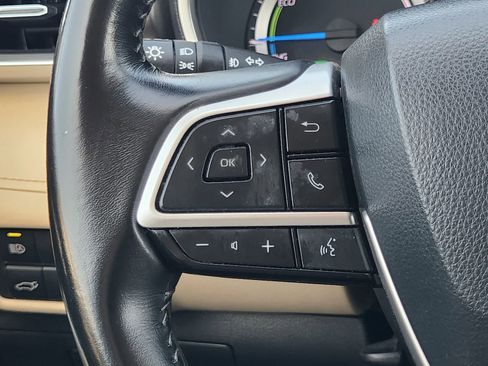Used 2023 Toyota Highlander XLE FWD image 31